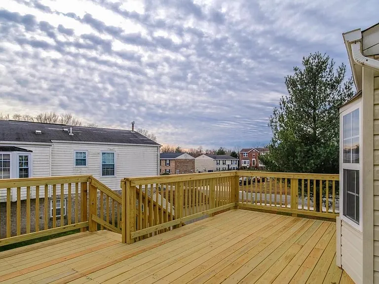 11818 Sylvia Dr — Photo 29
