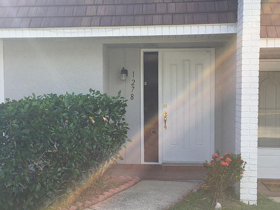 2nd image of 1278 Abbey Crescent Ln