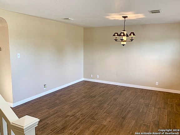 5th image of 102 Christen Ct