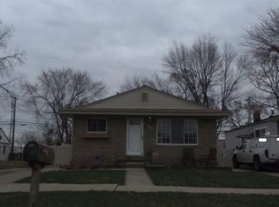 8484 Fremont St, Westland, MI 48185