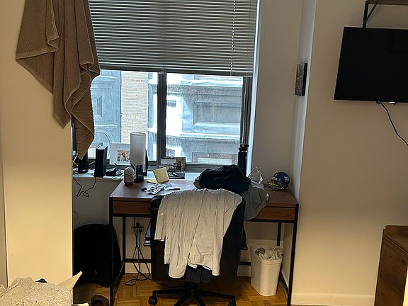 5th image of 348 W 38th St #1218