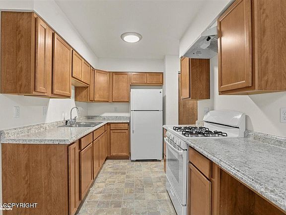 4th image of 808 N Bunn St