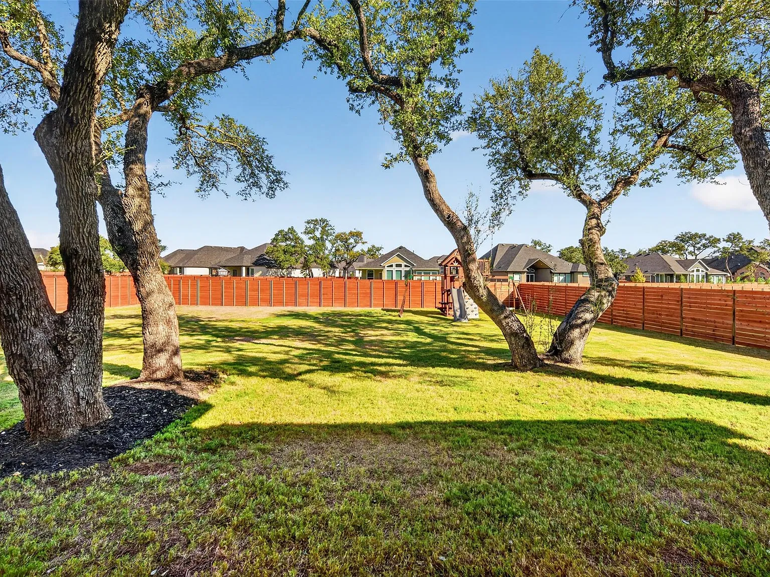 4 bed, 3.0 bath, 2795 sqft, $3,800 — Photo 4