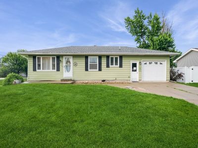 300 6th Ave, Newhall, IA, 52315