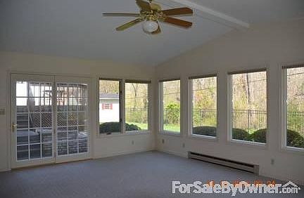 4th image of 306 Ladonna Blvd
