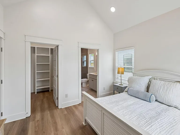 106 N Moss Ave #A — Photo 9