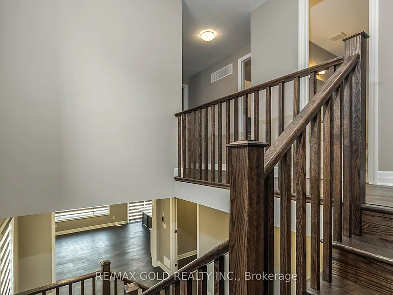 42 Milt Schmidt St — Photo 13