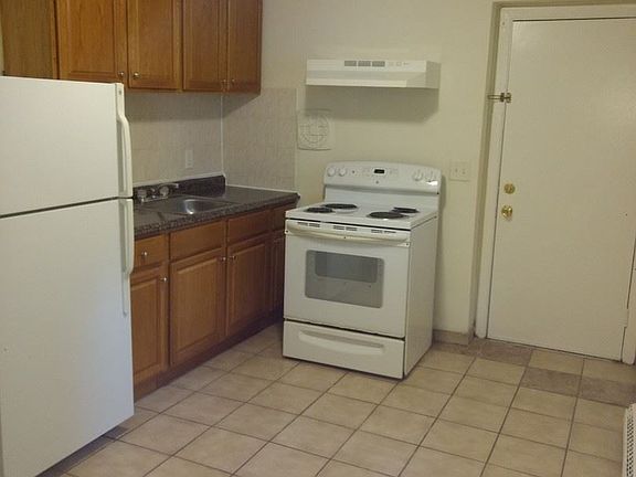 3rd image of 43 Lasalle Ct APT 4