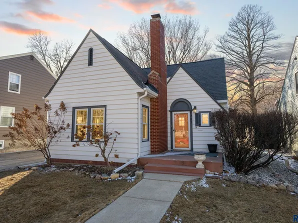 1703 S Carter Pl, Sioux Falls, SD 57105