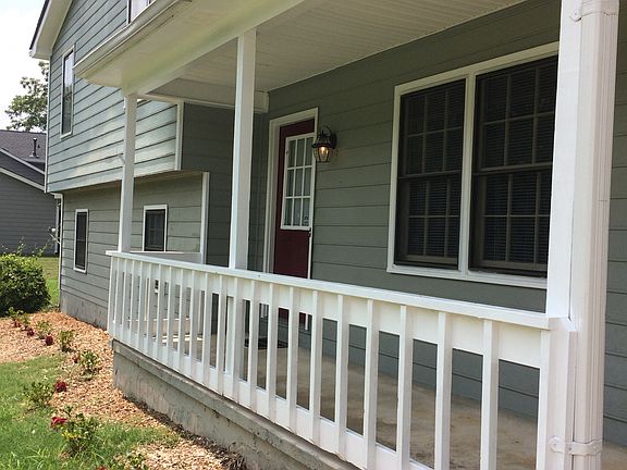 Cute front porch 