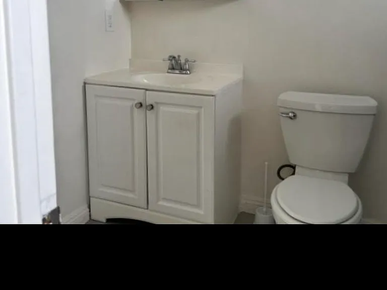 315 W 54th St — Photo 10