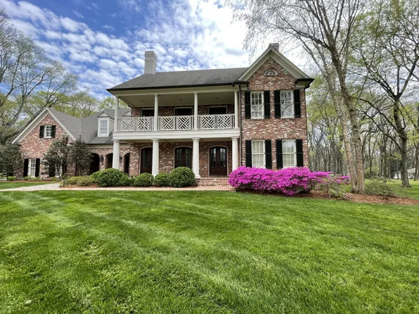 6045 Bresslyn Rd, Nashville, TN 37205