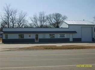 207 Franklin St, Center Point, IA 52213