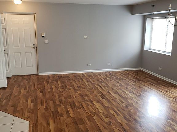 3rd image of 7325 Oakwood Ave APT 2C