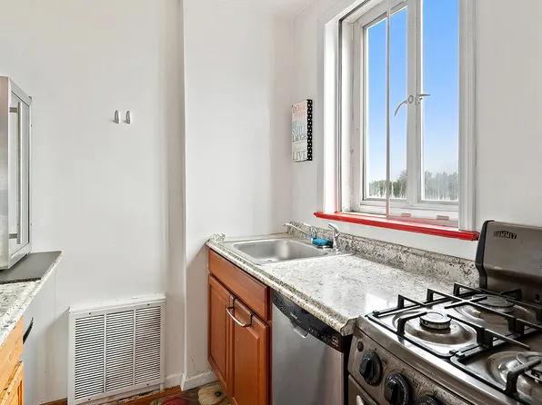 4320 Van Cortlandt Park E image 11 of 15