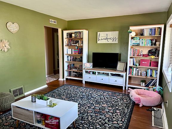 2nd image of 2208 W Vernon Ct