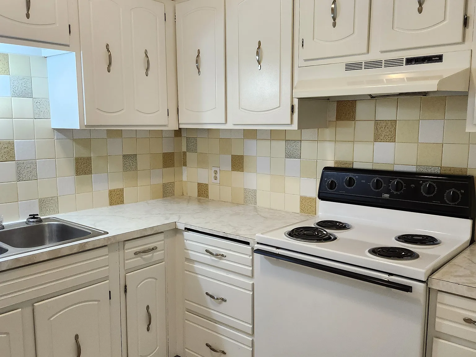 2 bed, 650 sqft, $550 — Photo 2