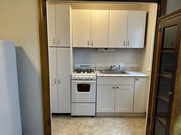 Apartments on Academy, 44 Sixty Academy Ave, Pittsburgh, PA 15228