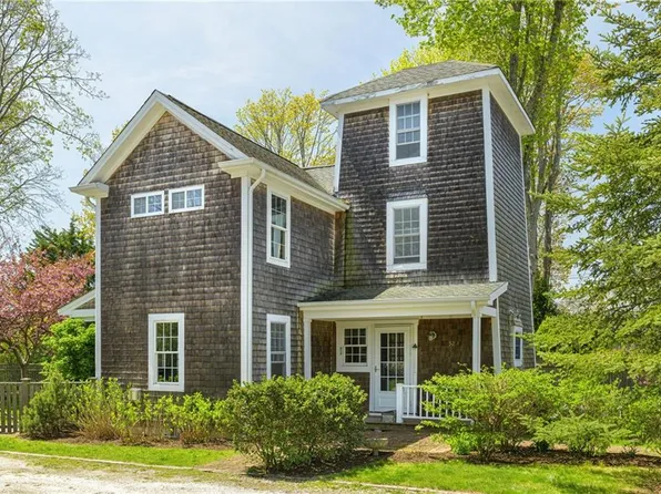 52 County Rd, Barrington, RI 02806