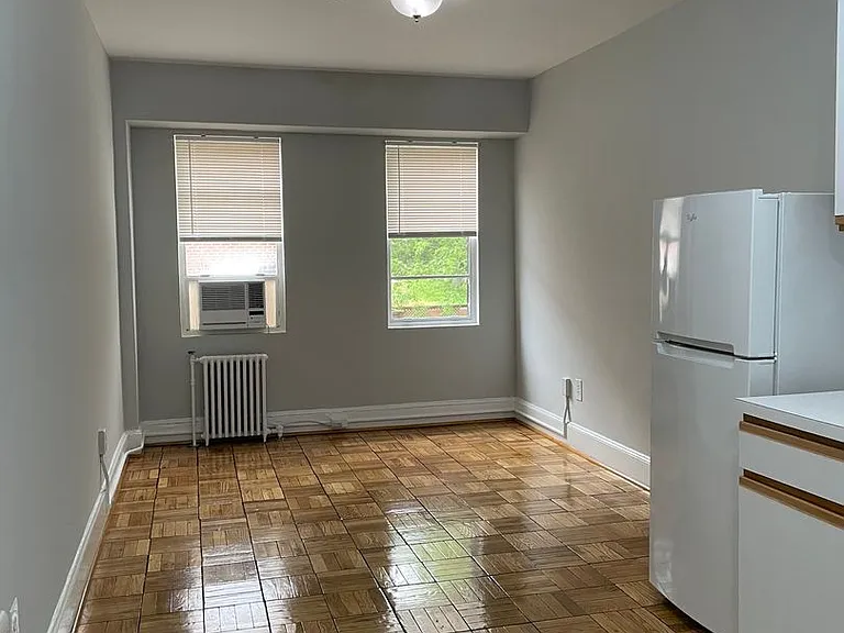 Q Street Apartments — Photo 2