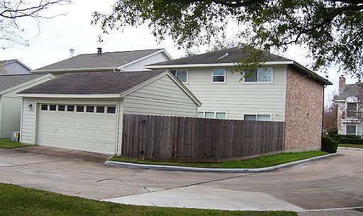 2nd image of 2909 Teague Rd