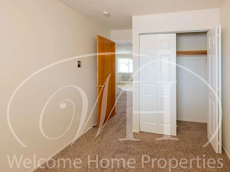 627 N Roosevelt St — Photo 17