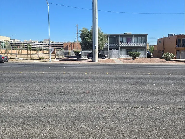 1388 E Desert Inn Rd #2 — Photo 22