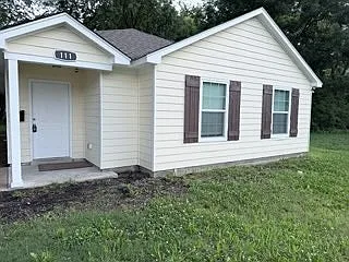 111 W Mallory Ave Photo 1