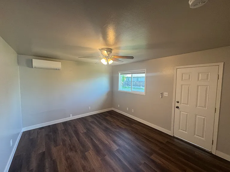 3700 Lakeshore Blvd #B — Photo 7