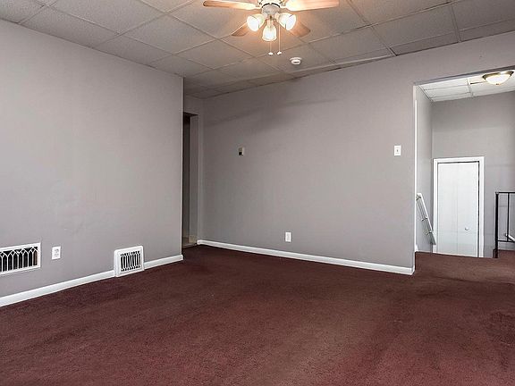 Living Room With Ceiling Fan