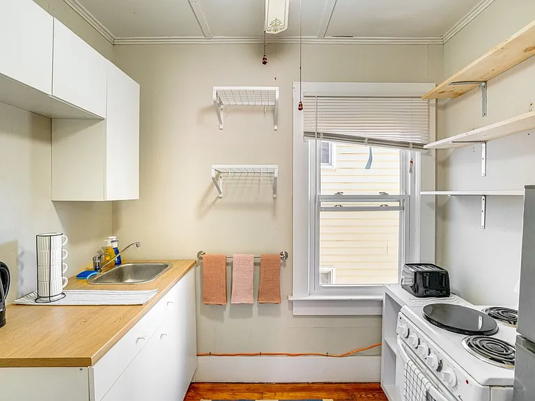 442 Columbia St #2 — Photo 6