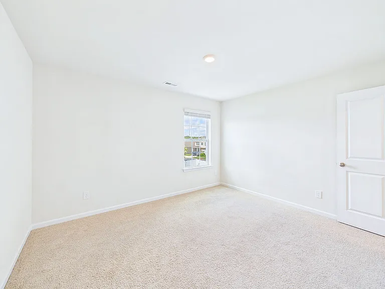8185 Kennesaw Dr — Photo 24