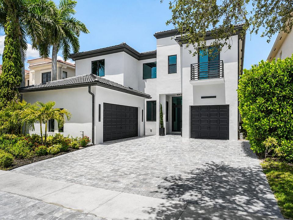 1st image of 17931 LAKE AZURE Way