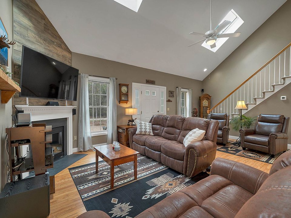 1st image of 200 Webster Road #17B