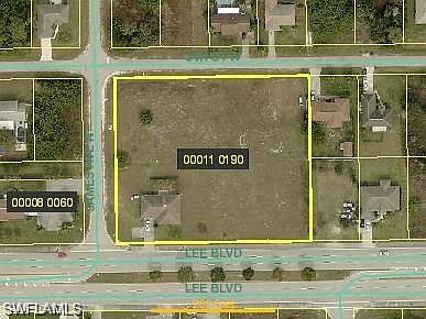 2nd image of 4716 Lee Blvd