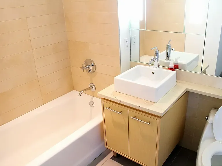 306 Gold St #14B — Photo 6