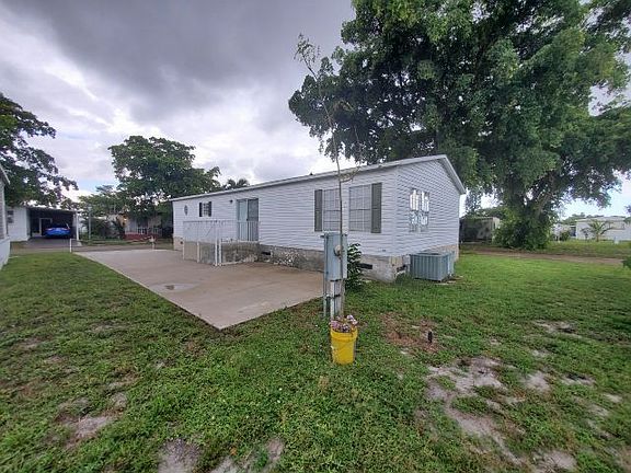 3rd image of 4908 NW 1st Way #601