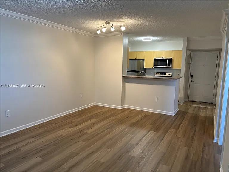 1919 Van Buren St #219A — Photo 5