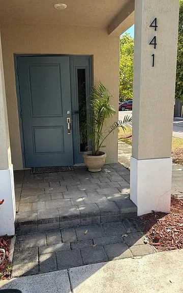 441 NE 5th St — Photo 2