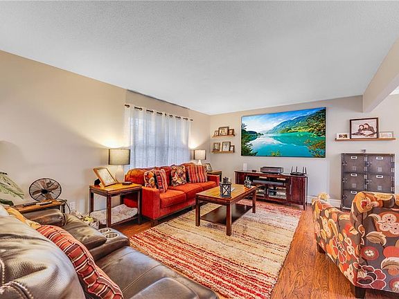3rd image of 508 NW Chateau Dr