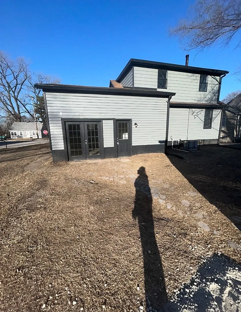 Building Photo - 3306 Falling Springs Rd