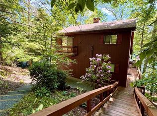 133 N Eastwood Dr, Greentown, PA 18426