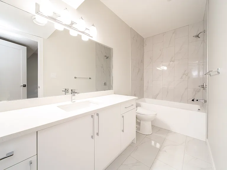 100 Penn Pl #B — Photo 9