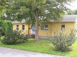 6 Village Ave, Acushnet, MA 02743