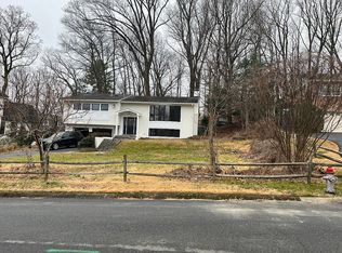 6143 Farver Rd, Mc Lean, VA 22101