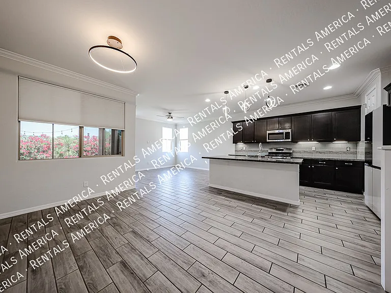 1930 S Sycamore Pl — Photo 13