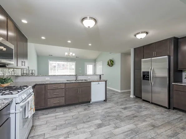 33047 N Ridge Rd, Grayslake, IL 60030