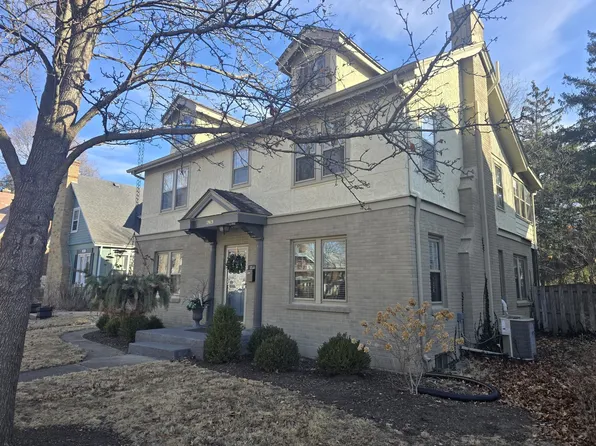 1915 Oxford St, Rockford, IL 61103