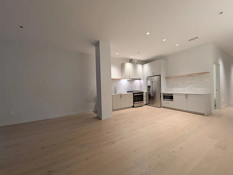 2871 SE Division St — Photo 21