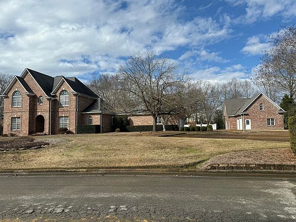 3rd image of 1587 Larkspur Cir